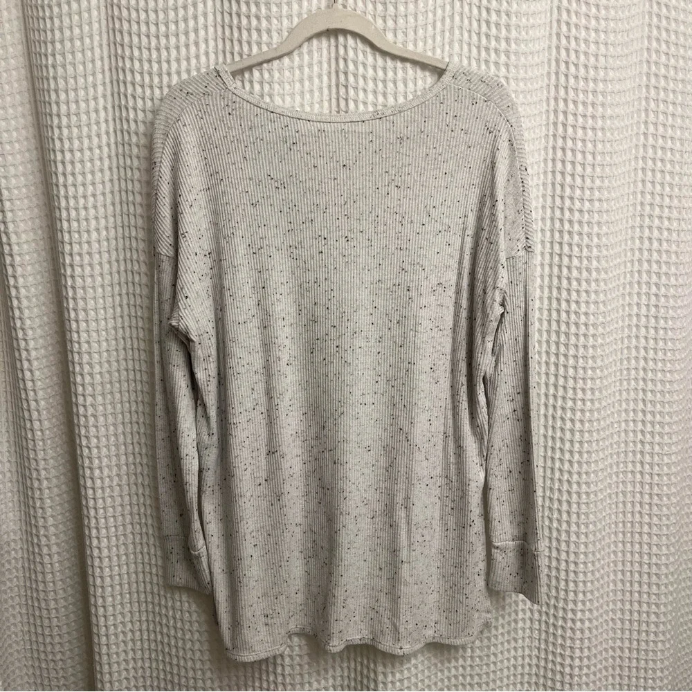 American Eagle Speckled Cream Long Sleeve Top - Picture 2 of 5